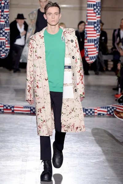 Look 15